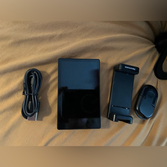 Newmowa Phone Vlogging Screen, Magnetic Phone Holder Clip Mount - Picture 2 of 5